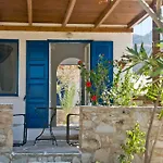 Eva Πανσιόν *