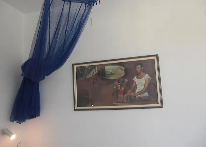 Eva Πανσιόν *