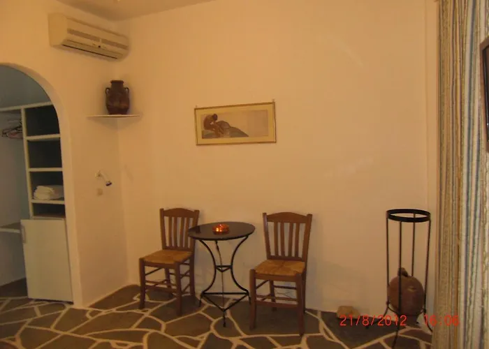 Eva Πανσιόν *